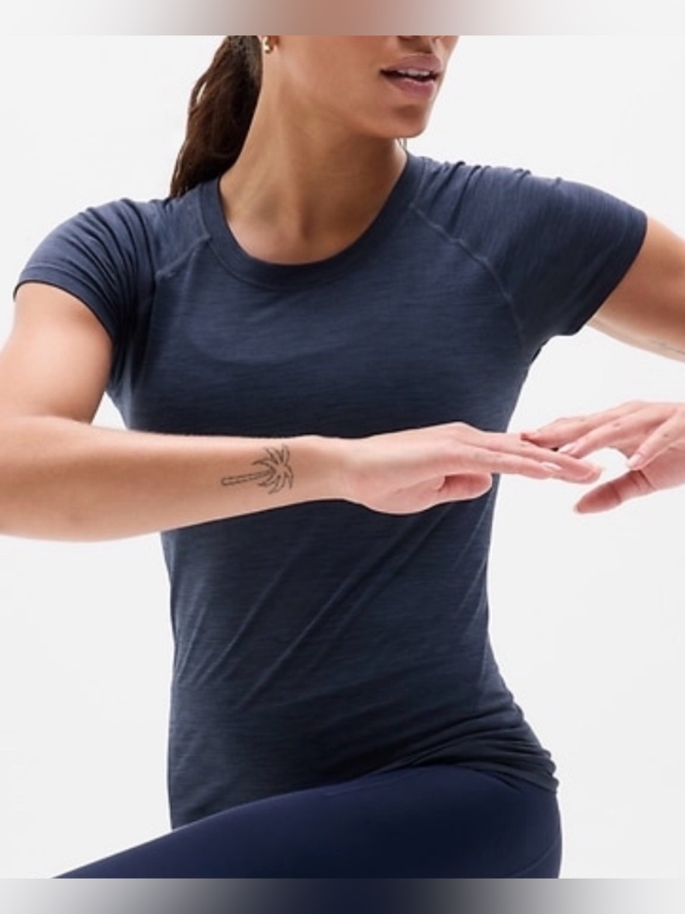 New Athleta navy 1X momentum seamless tee - Picture 5 of 7
